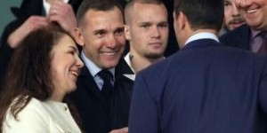 记者：舍甫琴科可能允许穆德里克注射干细胞，他本人为抗衰老也用