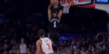 开云首页登录-一飞冲天！文班虚晃点起唐斯 滑翔双手暴扣虐筐