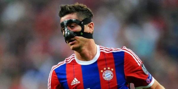 kaiyun-莱万上次戴面具：一点也不好受，影响我观察皮球和对手