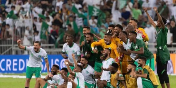 开云首页登录-半个亚洲关心国足①沙特视角: 开香槟还是下死手？