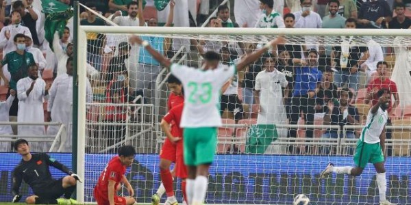 开云首页登录-半个亚洲关心国足①沙特视角: 开香槟还是下死手？